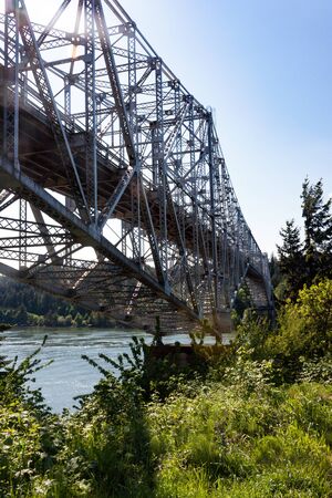 The Bridge of the Gods linking Oregon and Washington near Portland, Oregon.の写真素材