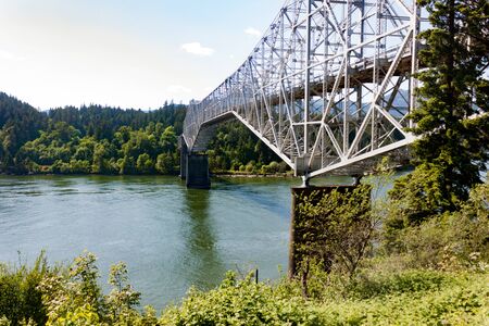 The Bridge of the Gods linking Oregon and Washington near Portland, Oregon.の写真素材