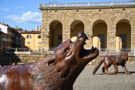 Florence, Italy 19/7/2020: The wolves of Liu Ruowang artwork displayed in Pitti square (Piazza de 'Pitti) in Florence. italyのeditorial素材