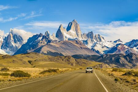 Beautiful patagonian andes range landscape with famous Fitz Roy mountain at El Chalten town, Argentinaの写真素材