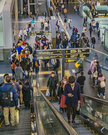 KYOTO, JAPAN, JANUARY - 2019 - Interior view of famous kyoto station building, japanのeditorial素材