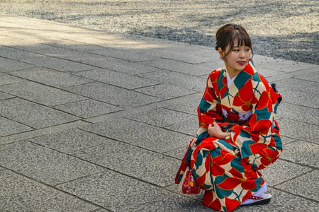 KYOTO, JAPAN, JANUARY - 2019 - Young japanese woman dressing traditional geisha costume posing for photo at kyoto street, japanのeditorial素材