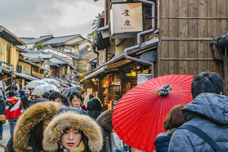 KYOTO, JAPAN, JANUARY - 2019 - Winter urban scene at traditional touristic street of gion at kyoto city, japanのeditorial素材