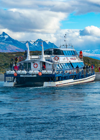 Ushuaia, Argentina; April 15 2022: Ship trip excursion arriving to one of the islands at beagle channel, ushuaia, argentina tierra del fuego, argentinaのeditorial素材