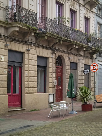 Empty piedras street at famous touristic ciudad vieja neighborhood, montevideo city, uruguayの写真素材