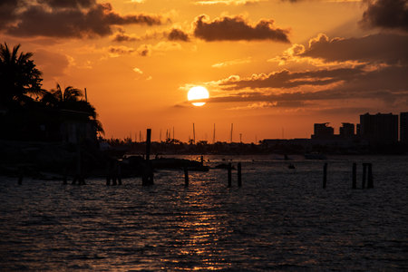 Sunset on the beaches of Cancunの写真素材