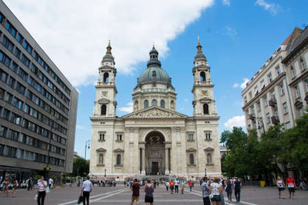 view of the church St. Stephen's Basilica. It is a Roman Catholic basilica in Budapest, Hungary. Built in neoclassical style.のeditorial素材