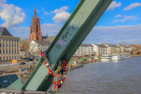 Love Padlocks Eiserner Steg Bridge in Frankfurtのeditorial素材