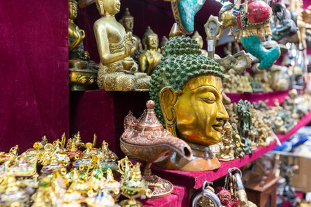 Indian Souvenirs At The Market In India On Blurred Backgroundの写真素材