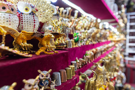 Indian Souvenirs At The Market In India On Blurred Backgroundの写真素材