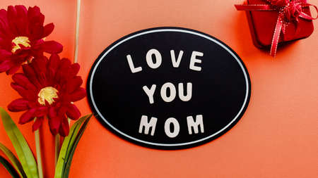 Love you mom background with flower for mothers day