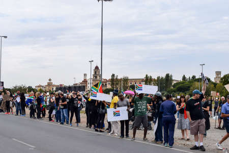 JOHANNESBURG, SOUTH AFRICA - APRIL 7, 2017: South African citizens protesting the presidency of South African President Jacob Zumaのeditorial素材
