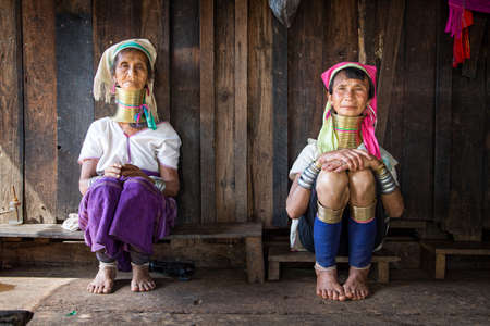 Loikaw, Myanmar; November 02 2015: Traditional Padaung woman from Myanmar. Giraffe womenのeditorial素材