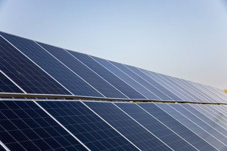 Power plant using renewable solar energy with sun