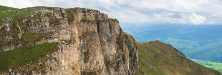 Beautiful, gorgeous mountain scenery, green mountains, rocks, natural picture, close to the skyの写真素材