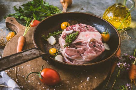Raw osso bucoの写真素材