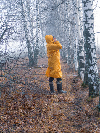 Volunteers in search of missing people: activism and support that brings the community together to help in need.の写真素材