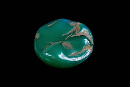 Image of green agate with bright shades and natural patterns, creating an atmosphere of freshness...