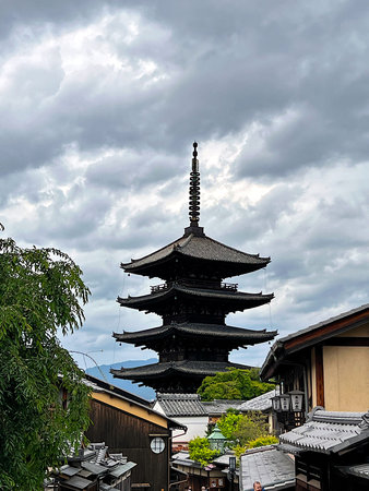 Japan, Tokio â 10. 08. 2025: Buildings and architecture in the capital of Japan.のeditorial素材