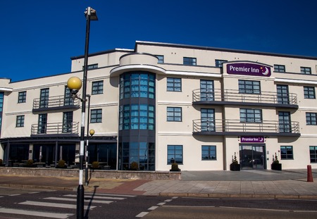 EXMOUTH, UK, 21 October 2016: Premier Inn Hotel. Devon. Englandのeditorial素材