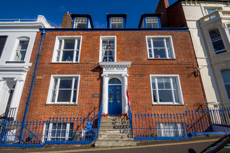 EXMOUTH, UK, 21 October 2016: historical building - Nelson House on Beacon Street. Exmouth. Devon. Englandのeditorial素材