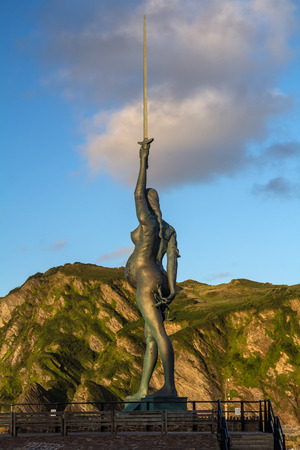 Ilfracombe, North Devon, England, 13 July, 2016: Verity - statue in Ilfracombe of the author Damien Hirstのeditorial素材