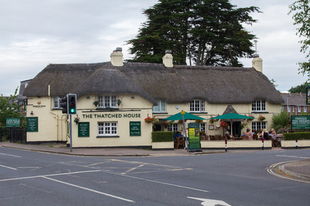 Exeter, Devon, England - July 23, 2016: The Thatched House - old english pubのeditorial素材