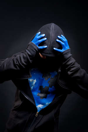 man in biggin with bodyart standing over black background:body-art projectの写真素材