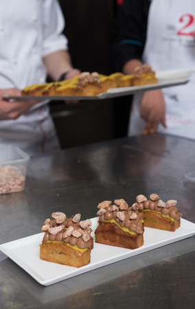 dubai, united arab emirates, 02/02/2016, Top chef cooking and catering class. Educating junior chefs how to cook, from the expertise of senior chefs working in the industry. Catering class education.のeditorial素材