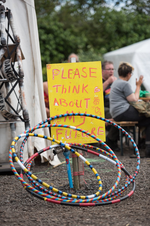 blackpool, england, 31/07/2017 Anti shale gas fracking protestors signs outside the cuadrilla fracking site at Preston New Road in Lancashire.Fracking is dangerous.のeditorial素材