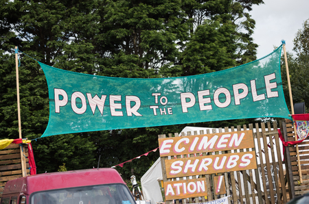 blackpool, england, 31/07/2017 Anti shale gas fracking protestors signs outside the cuadrilla fracking site at Preston New Road in Lancashire.Fracking is dangerous.のeditorial素材
