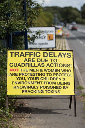 blackpool, england, 31/07/2017 Anti shale gas fracking protestors signs outside the cuadrilla fracking site at Preston New Road in Lancashire.Fracking is dangerous.のeditorial素材