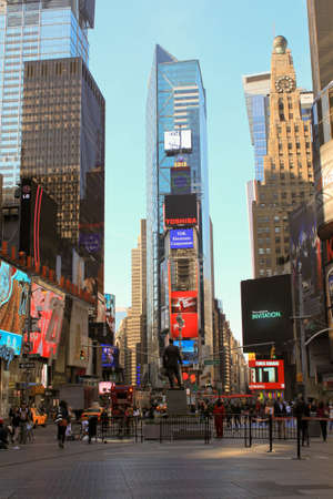 New York s Times Square at 6 in the morningのeditorial素材