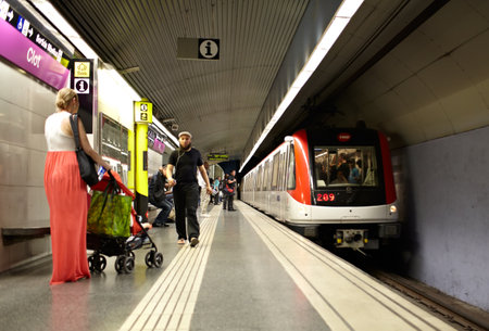 BARCELONA - MAY 25  The underground station  Clot   Passengers wait for the train on May 25, 2012 in Barcelona, Spain のeditorial素材