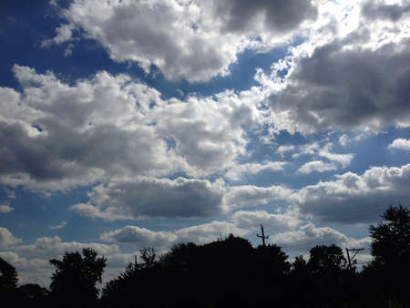 Sunny day in the country. Beautiful clouds and clear skies. の素材