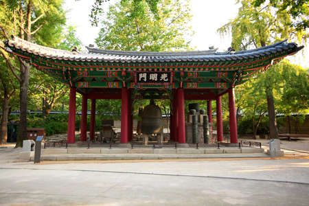 SEOUL - AUGUST 13: Deoksugung Palace on August 13, 2013 in Seoul, Republic of Korea. It was inhabited by various Korean royalties until the turn of the 20th century.のeditorial素材