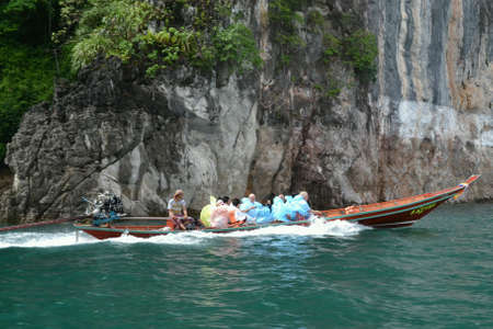 People in the boatの素材