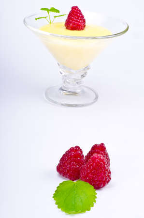Pudding with Himbbereの写真素材