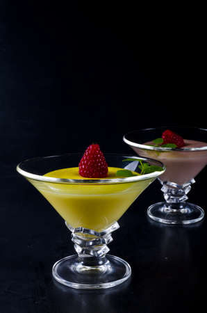 Pudding with Himbbereの写真素材