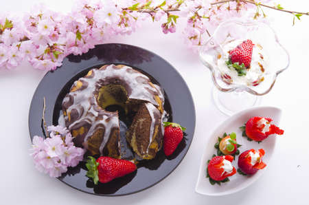 spring marble cakes
