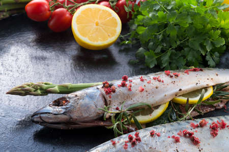 makrele with green asparagusの写真素材