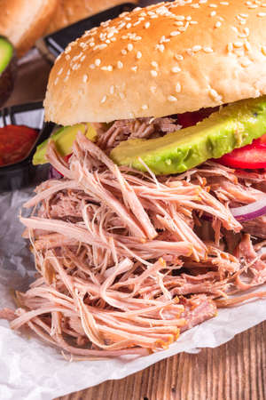 Hamburger pulled pork