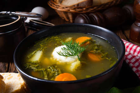 Rustikal Sorrel soup with potatoes and creamの写真素材