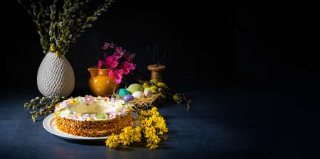 Perfect cake wreath for Easter table