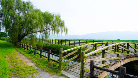 The scenery of the town with the waterway