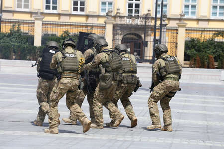 Police anti-terrorists.