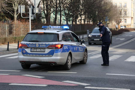 Wroclaw, Poland, 07/11/2017 Police car driving on signals during a rescue operation.のeditorial素材