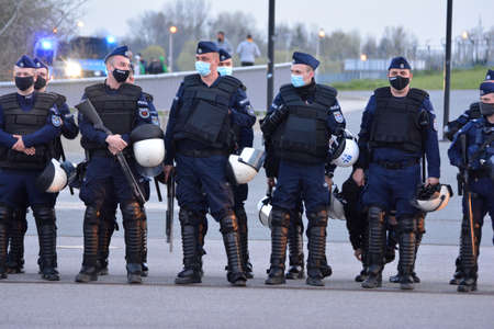 04.30.2021 wroclaw, poland, The Polish police during the securing of the football games of the ÅlÄsk WrocÅaw club.のeditorial素材
