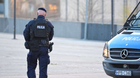 04.30.2021 wroclaw, poland, The Polish police during the securing of the football games of the ÅlÄsk WrocÅaw club.のeditorial素材