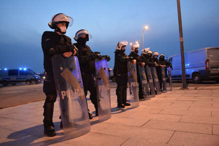 04.30.2021 wroclaw, poland, The Polish police during the securing of the football games of the ÅlÄsk WrocÅaw club.のeditorial素材